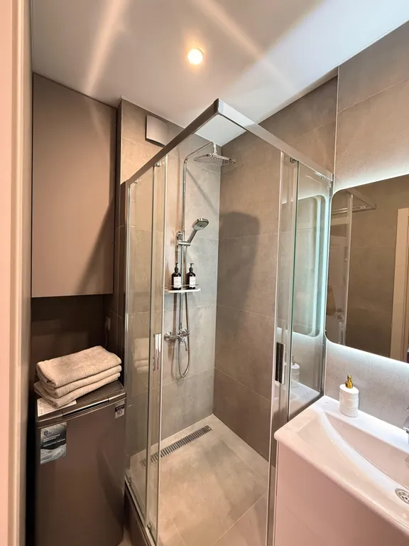 Уютная квартира рядом с ТРК Семья