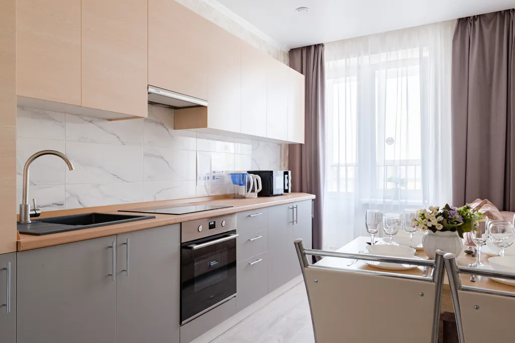 Уютная в центре города, гостиничный сервис, кондиционер бесконтактно