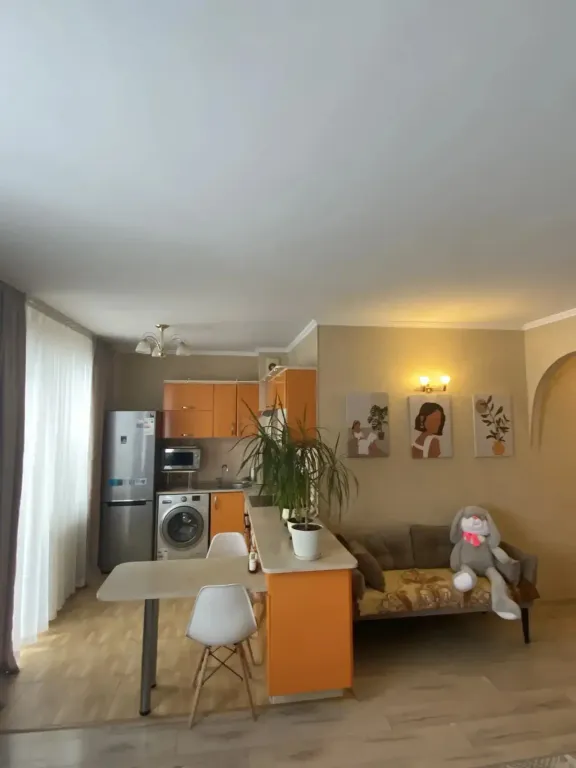 Уютная студия в центре с великолепным видом на горы