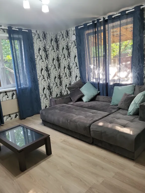 Дом у залива и клуба Фаворит