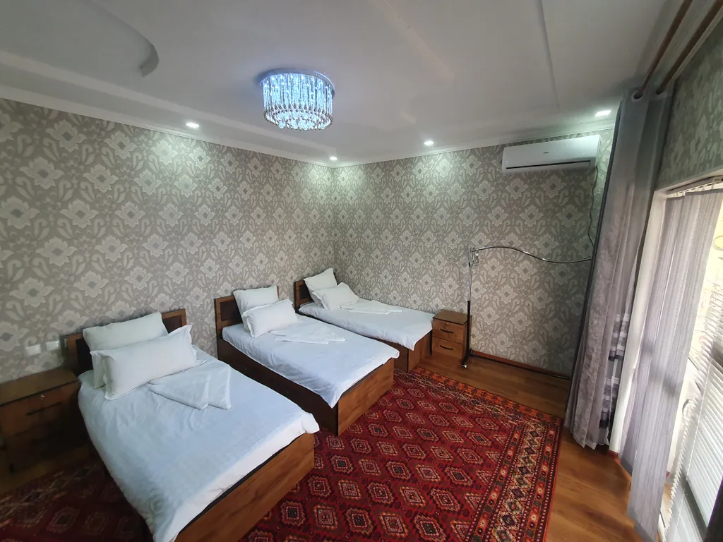 Трехместный номер с балконом, завтрак включен