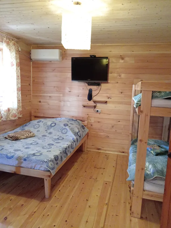 Коттедж Гостевой дом вдали от берега и шума с кухней, туалетом, душем в доме — аренда посуточно в Яровое