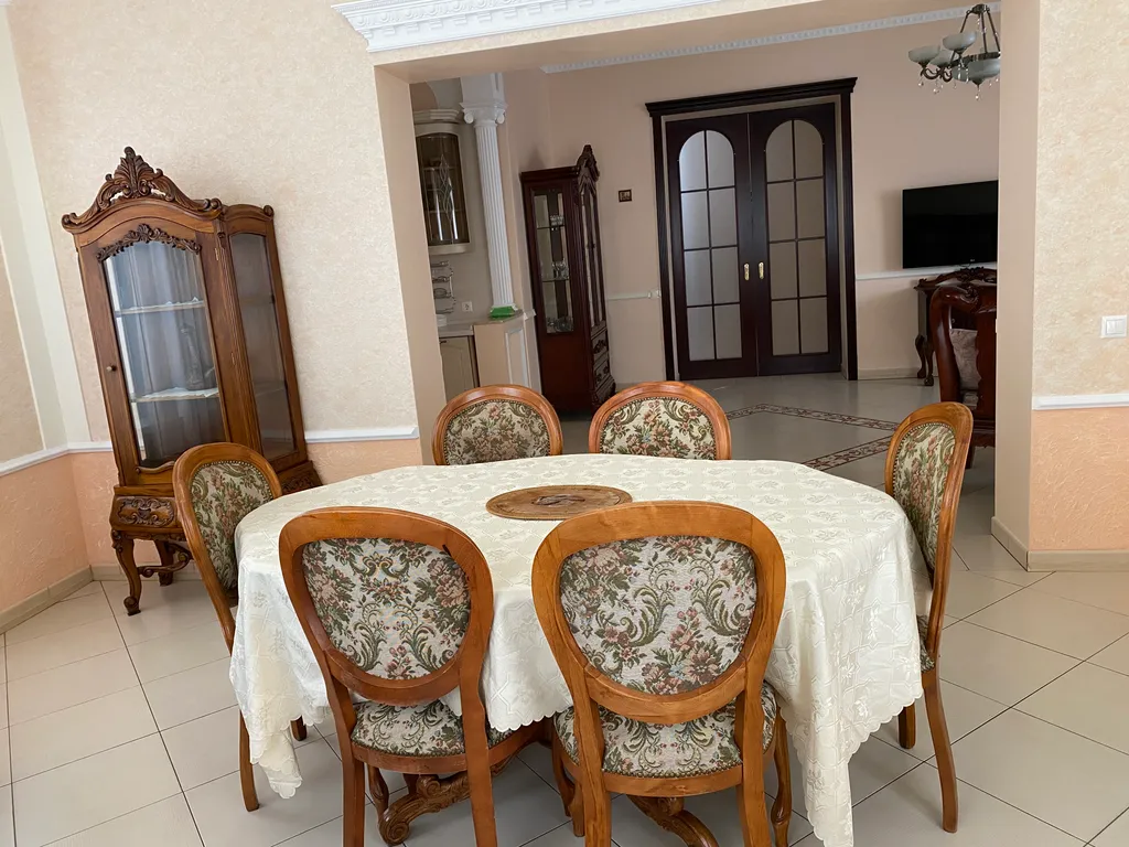 Особняк у моря с баней и бильярдом