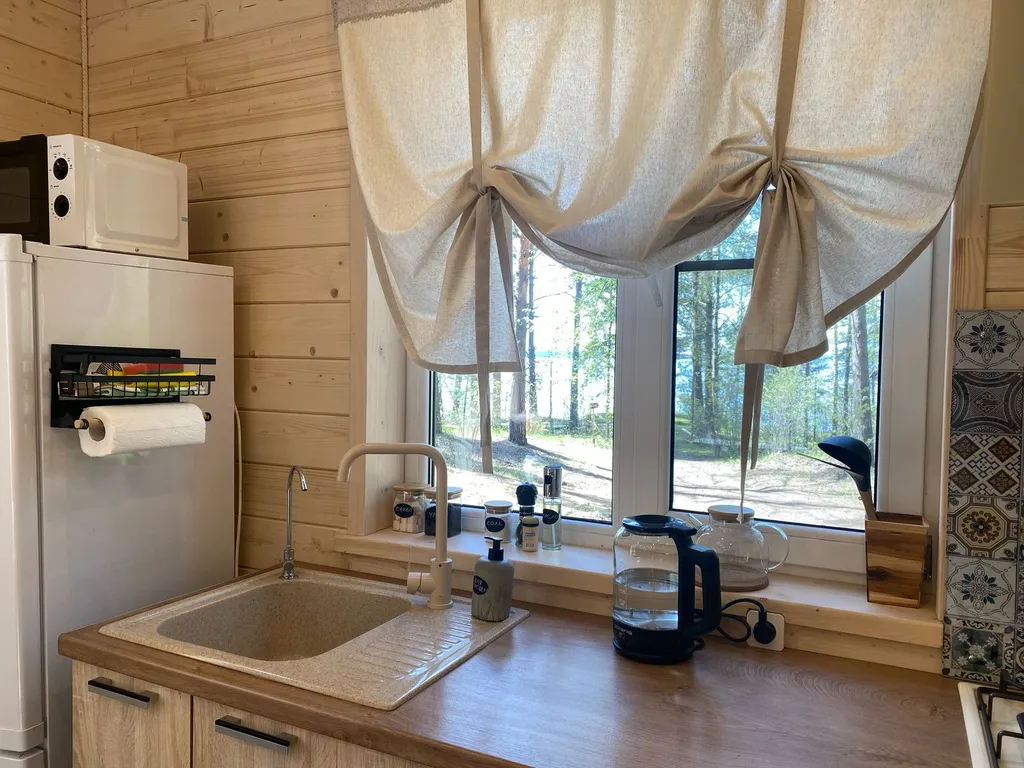 Двухэтажный дом с двумя отдельными спальнями на Горьковском море