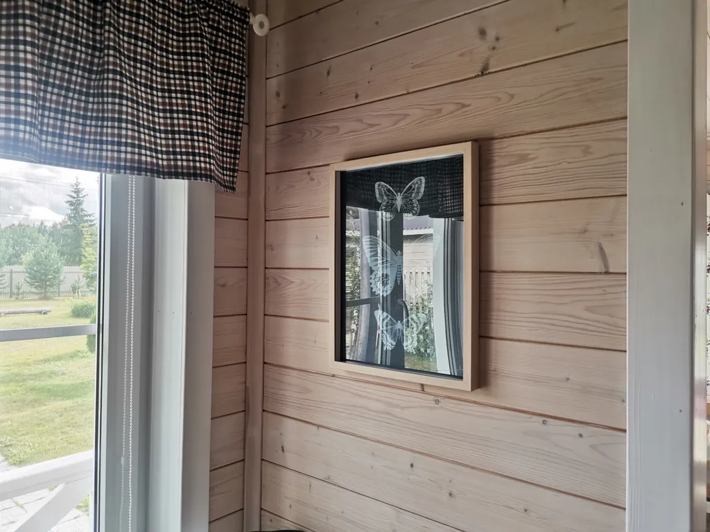 Дом с садом между лесом и рекой