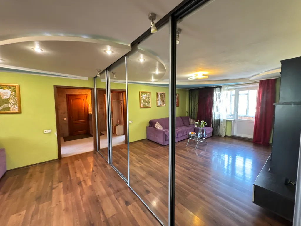 Квартира Уютная 3-комнатная квартира — Красноярск