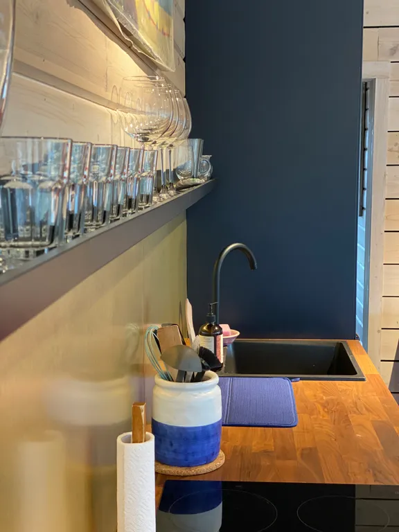 Дача в лесу с панорамными окнами