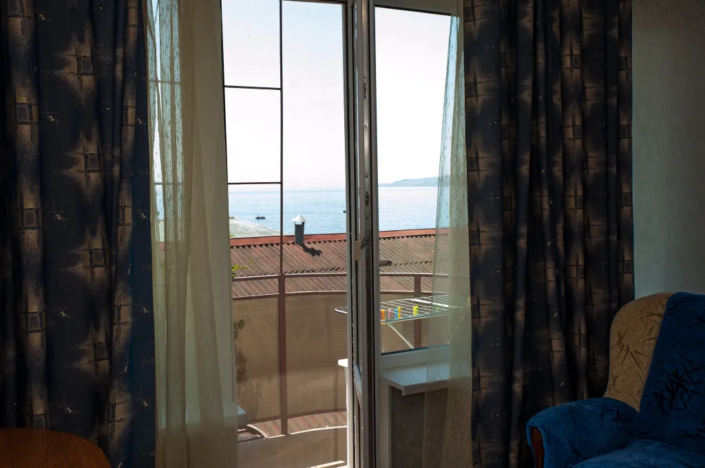 Корабль, комната с видом на море