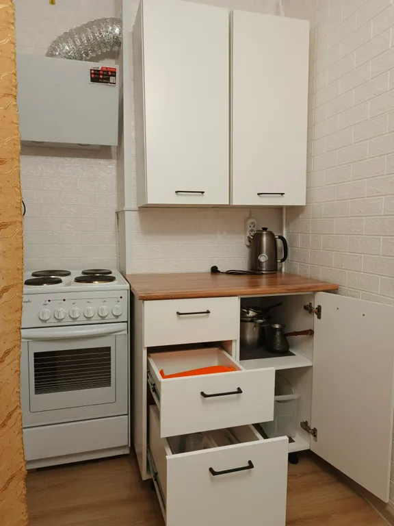 Квартира  с 2-мя изолирован комнатами, в доме с отличным расположением