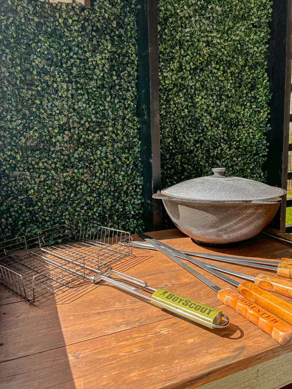 Дом в лесной сказке с видом на закат