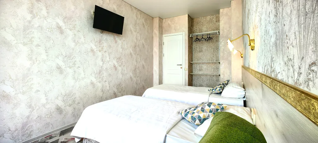 Квартира Квартира Две комнаты с балконами, отопление, кухня, стиралка, беседка, парковка — Судак