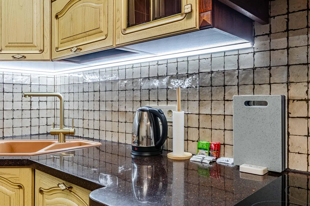 Квартира Уютная комната с выходом на балкон в трёхкомнатной квартире — Екатеринбург