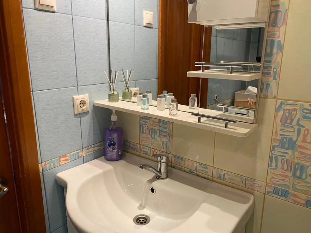 Квартира Двухкомнатная квартира рядом с ЖД Вокзалом — Красноярск