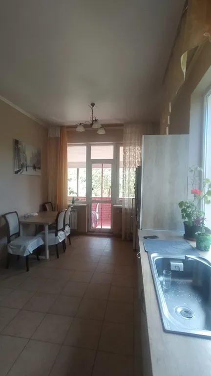 Весь первый уютный этаж с видом на природу