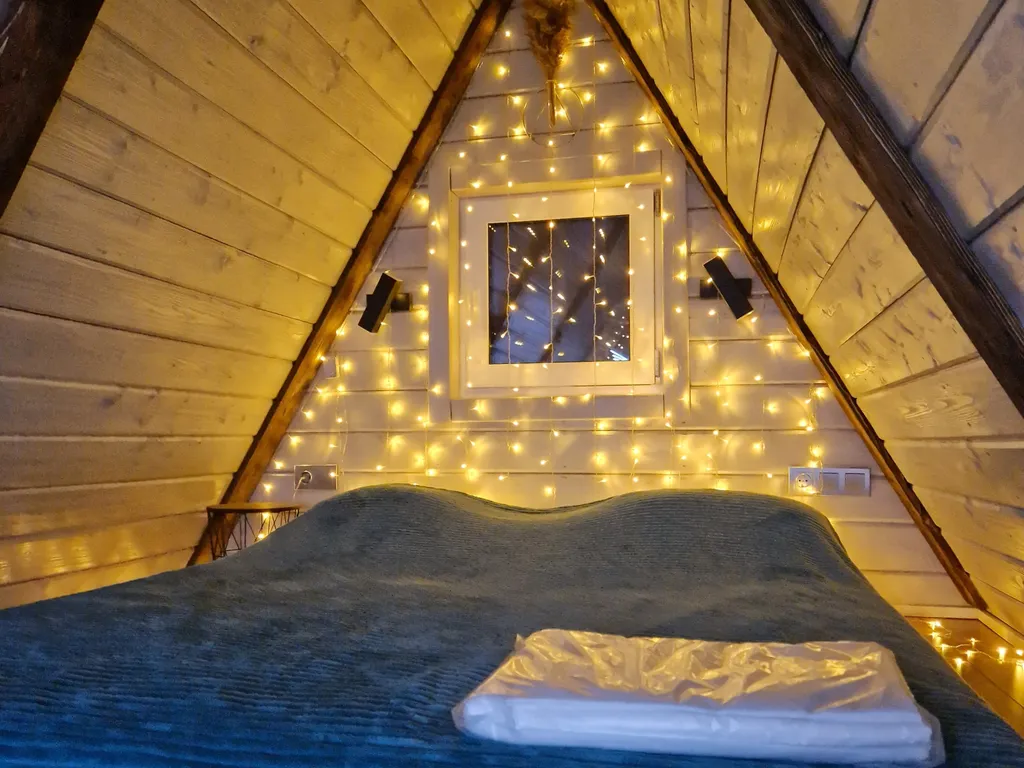 Коттедж Треугольный домик в лесу с горячей купелью — Соловеново