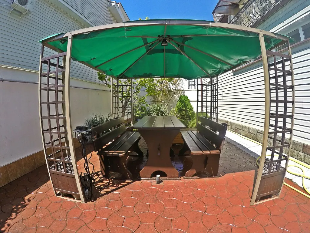 Дом в Ялте с бассейном и сауной