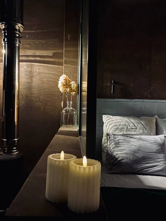 Коттедж Кемпинг на конюшне. Домик с видом на лошадей — Стеклянный