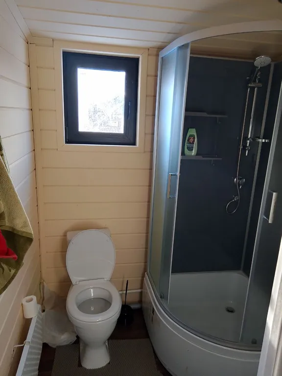 Дом в лесу на берегу озера Увильды