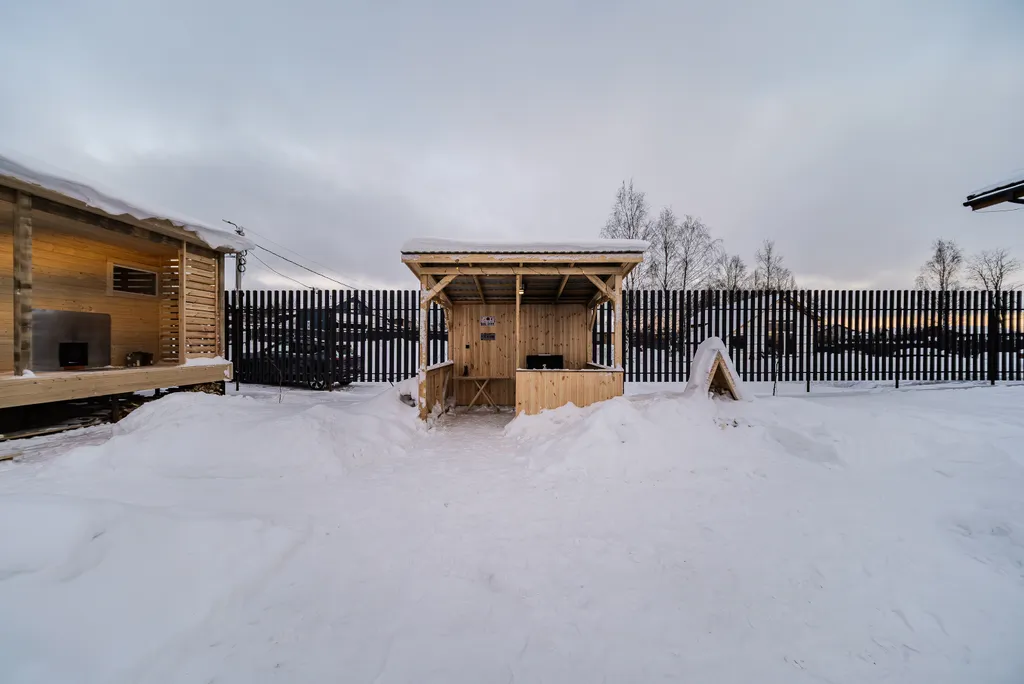 Новый дом с большим столом, кинотеатром, баней