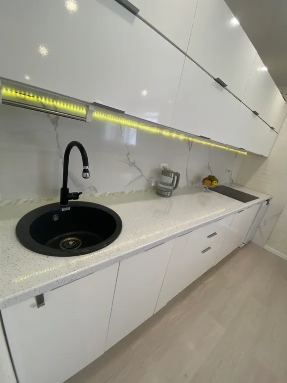 К вашим услугам, большая и светлая квартира в ЖК Летняя Резиденция