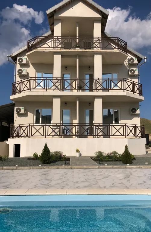 Меганом home