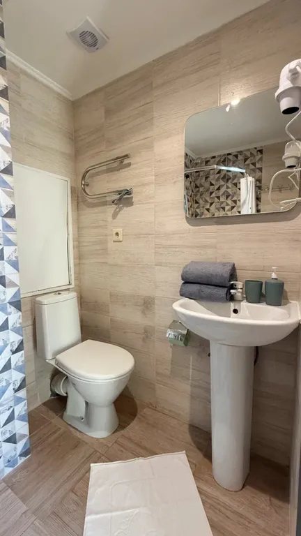 Стильная двухуровневая студия