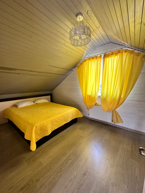 Загородный дом с бассейном и сауной