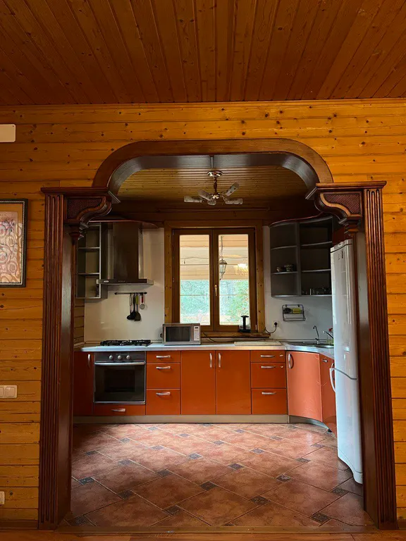 Дом с баней и бассейном