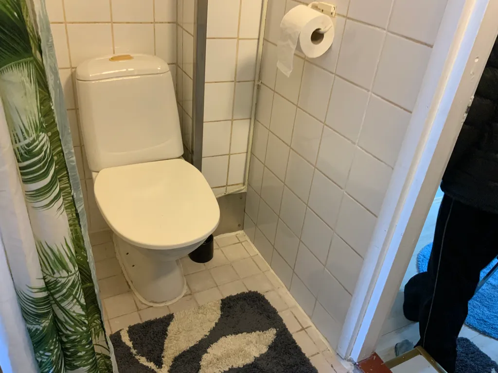 Уютный дом с камином рядом с центром