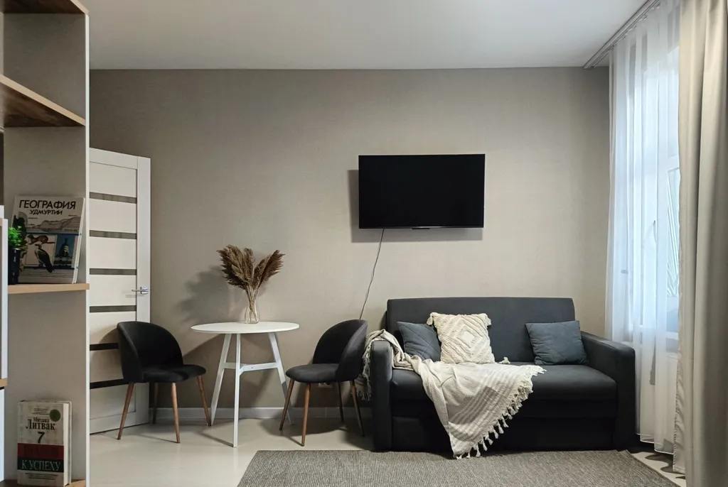 Квартира Уютная студия в самом центре на набережной, 5 минут от зоопарка — аренда посуточно в Ижевск