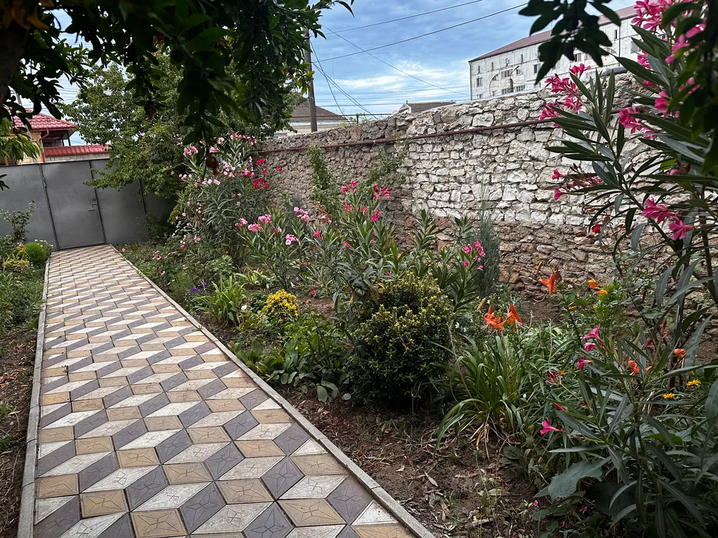 Уютный просторный дом со двором, круглосуточная вода