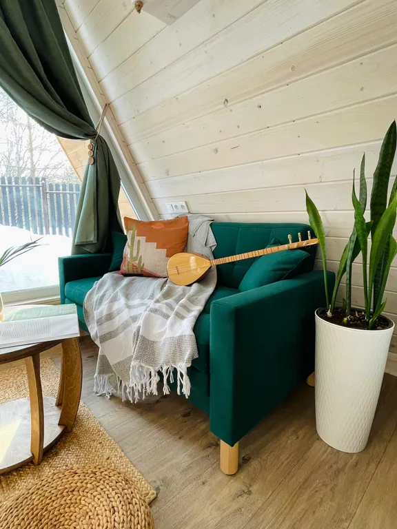 Треугольный дом