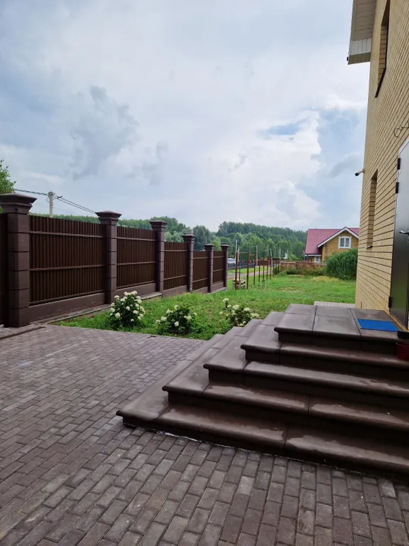 Большой уютный дом