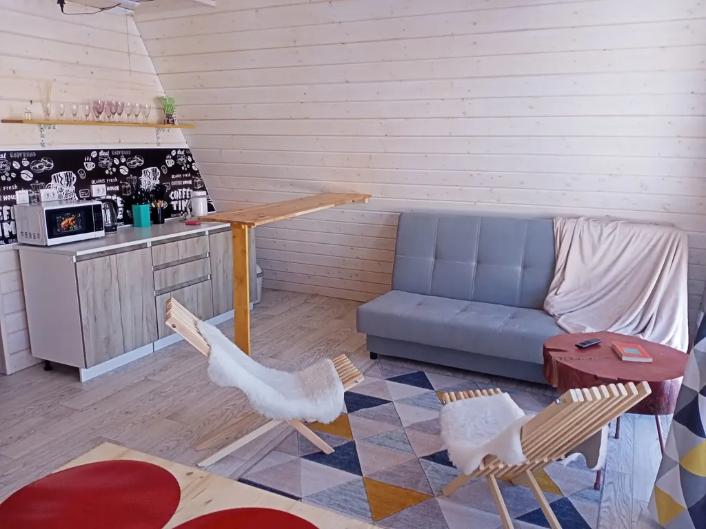 Дом с террасой и баней на дровах