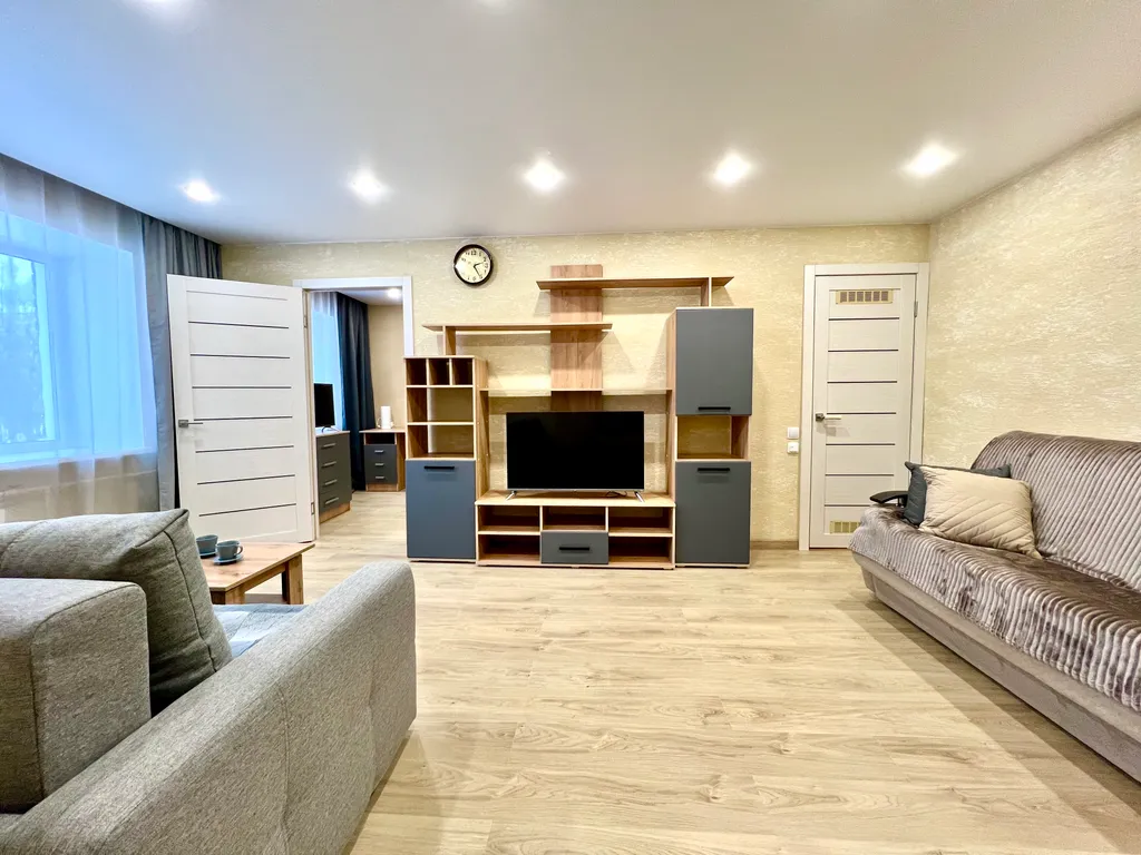 Квартира 2-комнатная Квартира — Кировск