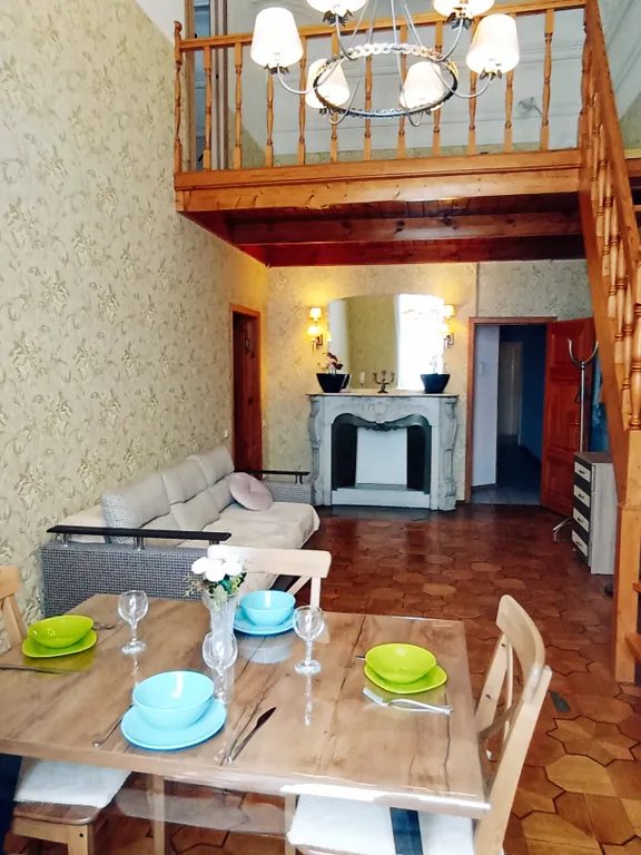 Квартира с шикарным видом на Неву, балкон, парковка