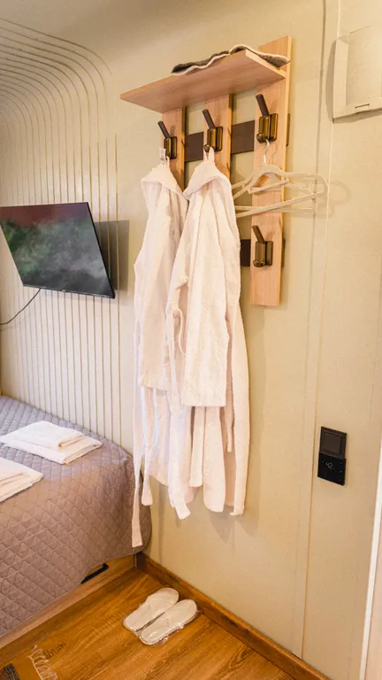 Коттедж Уютный домик в лесу — Новая