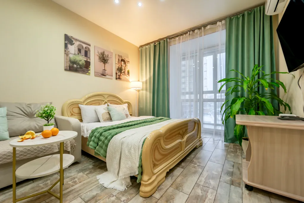 Панорамные окна в пол с потрясающим видом на закат