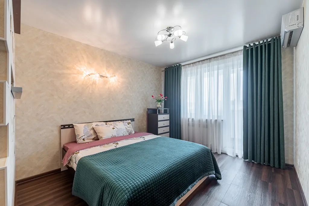 Просторная квартира с отдельной кухней — аренда посуточно в Владивосток