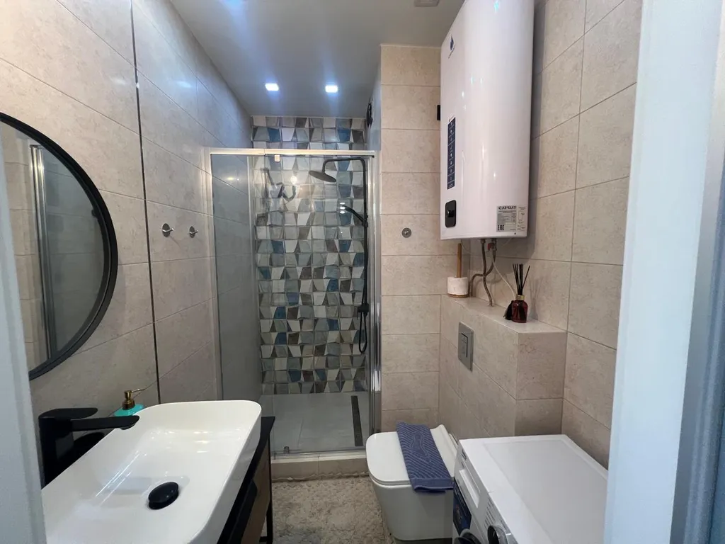 Стильная студия с бассейном