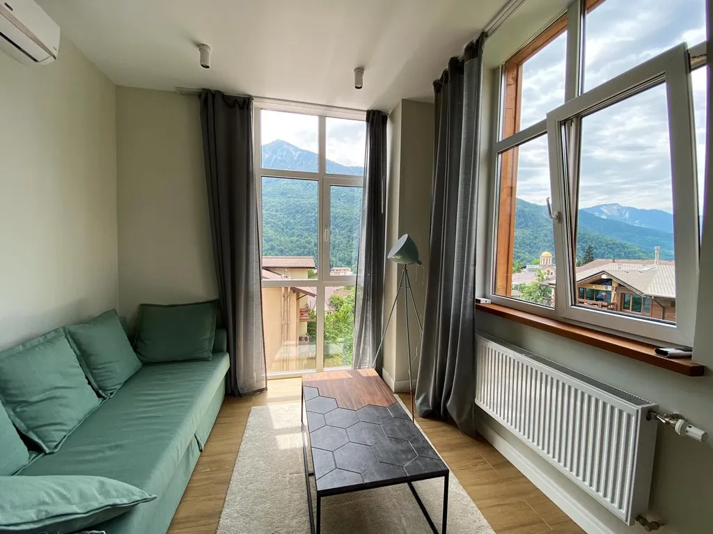 Видовая квартира в центре Красной Поляны