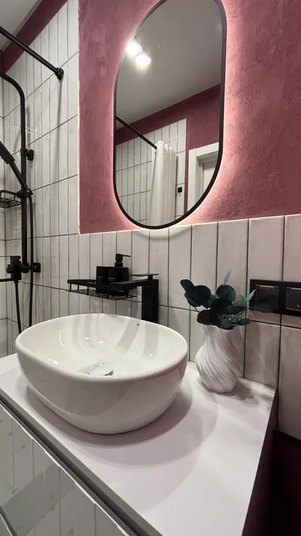 Большая светлая студия с дизайнерским ремонтом рядом с аэропортом