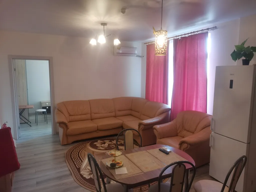 Уютная квартира в комплексе с бассейнами — аренда посуточно в Сукко