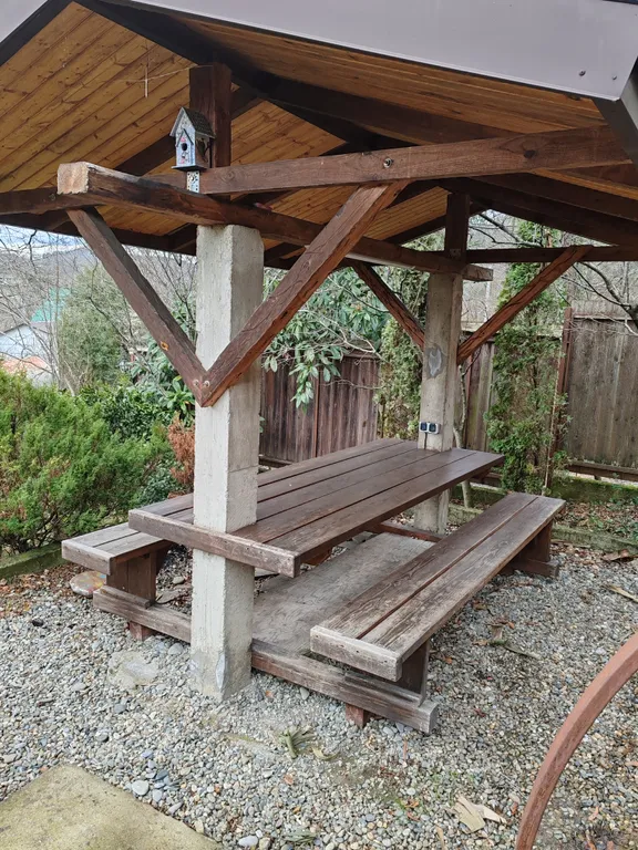 Коттедж Уютный дом в 300 метрах от моря для большой семьи или компании друзей — Нижняя Хобза