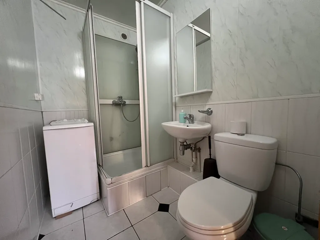 Сруб в Ялте c бассейном и сауной