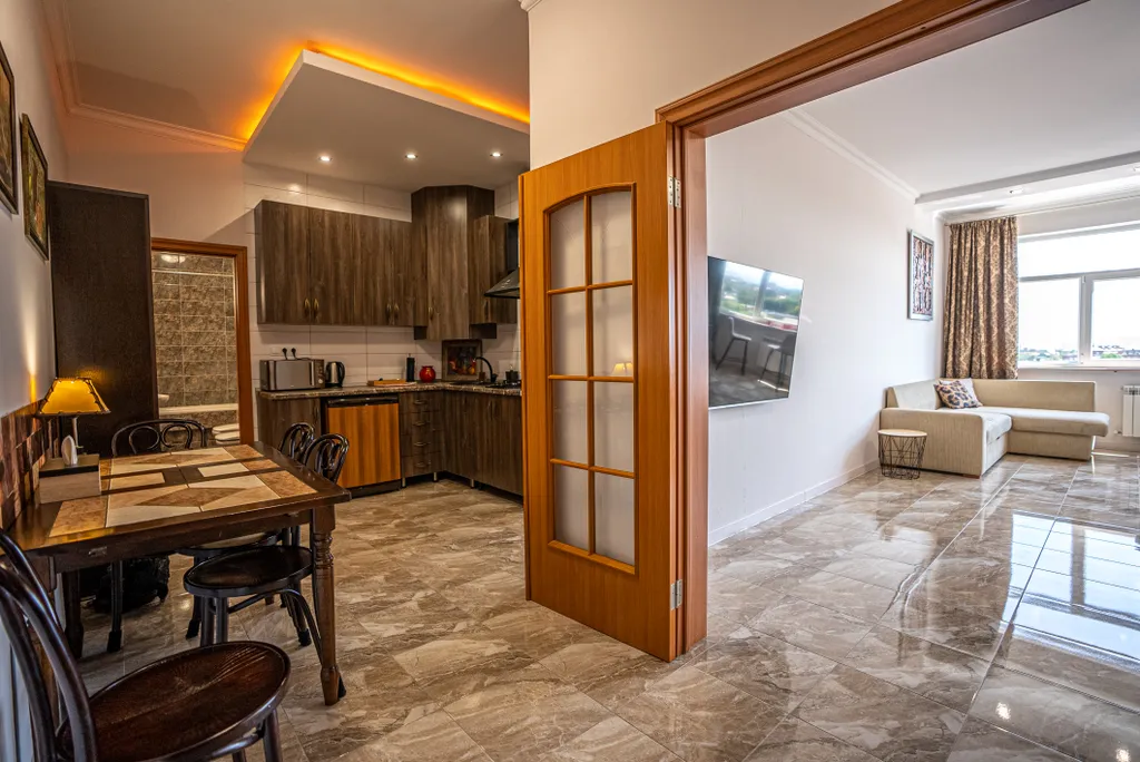 Две спальни, два санузла, центр, красивый вид на реку