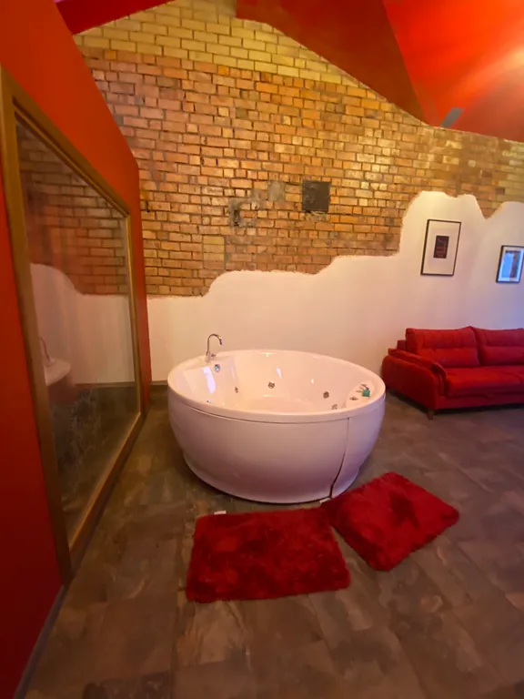 Уникальная двухэтажная квартира в центре города с видом на Кремль