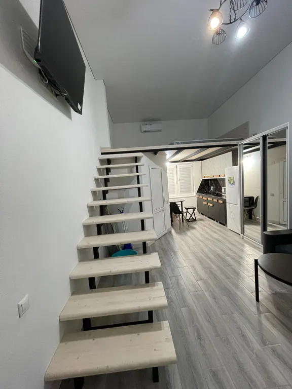 Студия в гостевом доме на 3 этаже с видом на море и горы