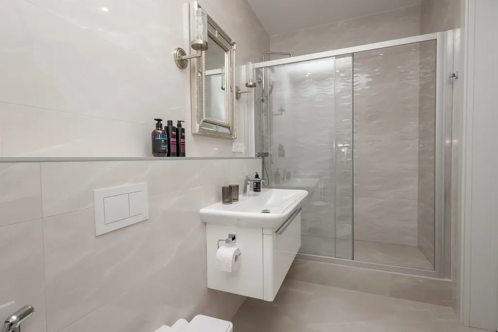Apartsments JULY. MERIDIAN.