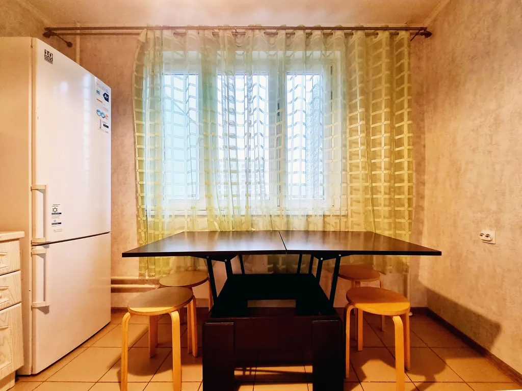 Просторная квартира до 6 человек около ТРЦ Июнь